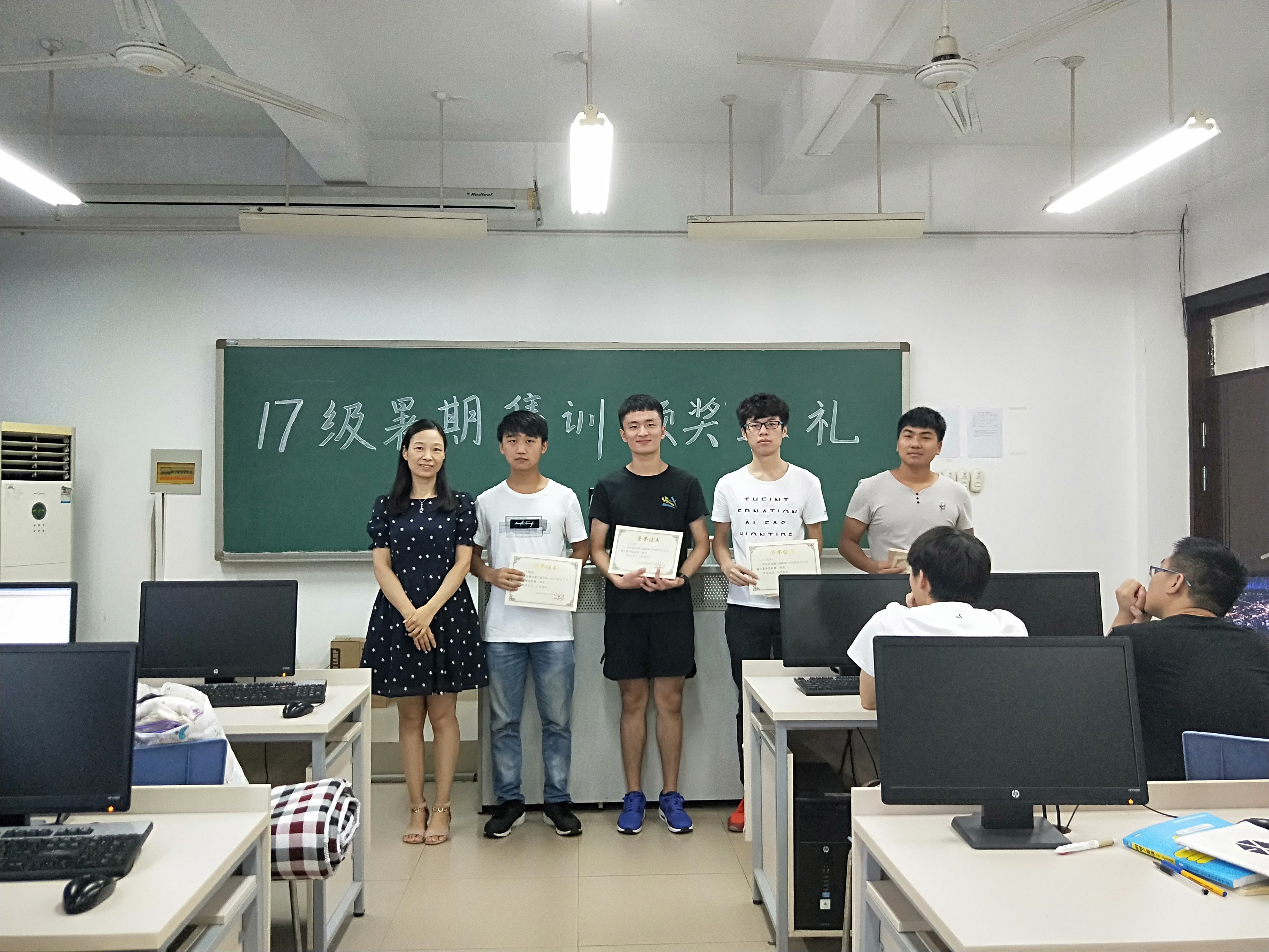 微信图片_20180905145818.jpg 微信图片_20180905145818.jpg