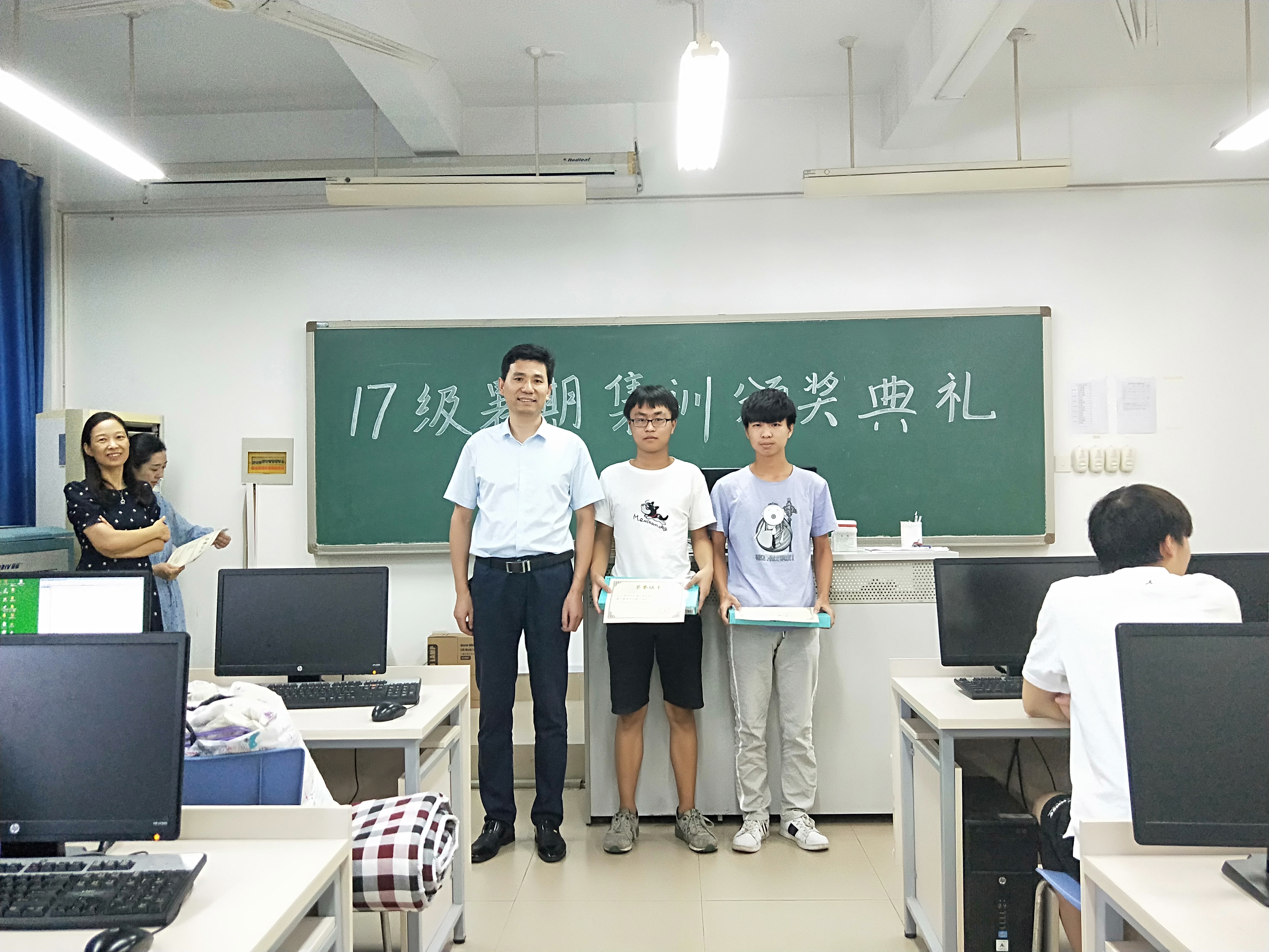 微信图片_20180905145809.jpg 微信图片_20180905145809.jpg