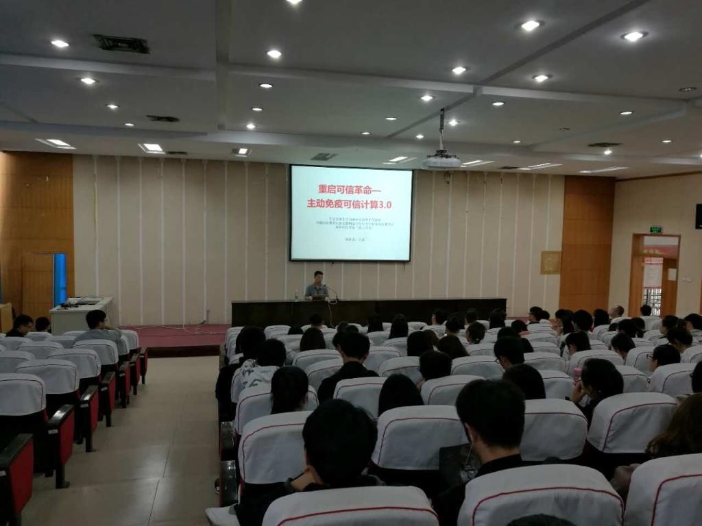 http://wcmfileapi.zznu.edu.cn:8002/picture/article/75/96/89/56209d0447f09c2e0adcf76c1dfa/0e549a37-7e78-412c-a1e5-d36282e8e87a.jpg