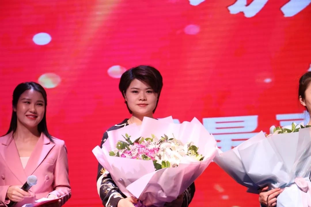 最美教师1.jpg 最美教师1.jpg