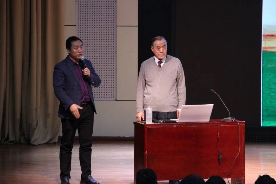 “仰望星空,放飞梦想”大型讲座3.jpg “仰望星空,放飞梦想”大型讲座3.jpg