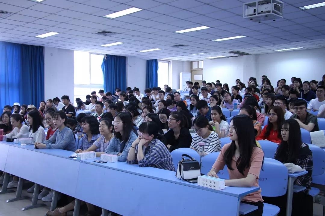 考研表彰大会2.jpg 考研表彰大会2.jpg