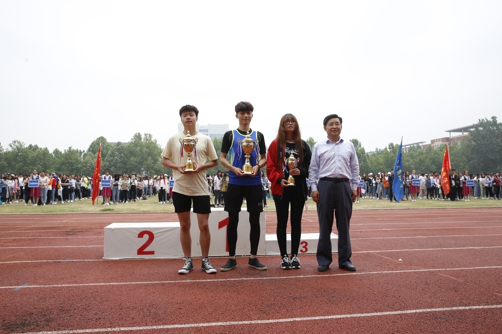 运动会2.JPG 运动会2.JPG