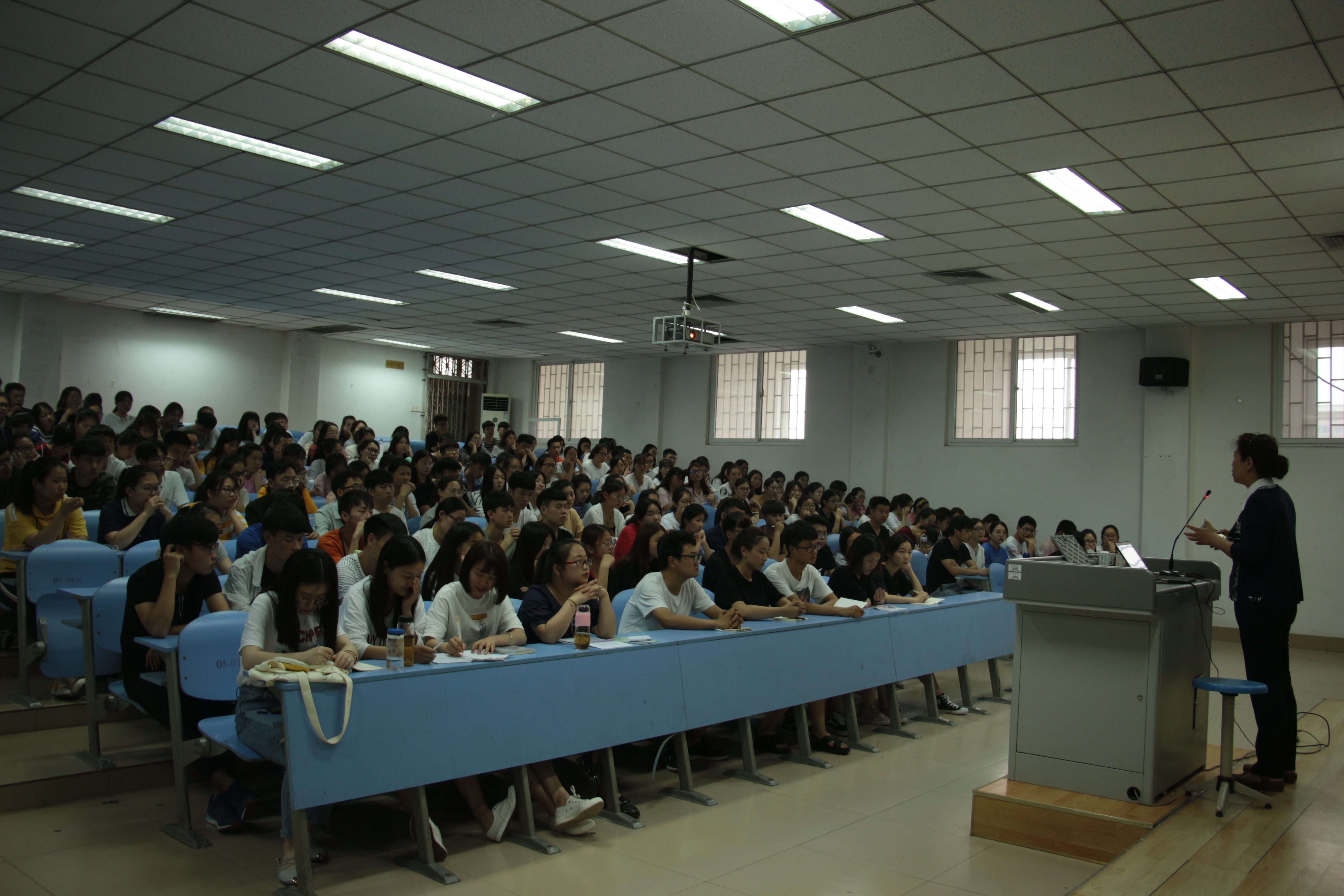 第十期入党积极分子培训班开班3.JPG 第十期入党积极分子培训班开班3.JPG